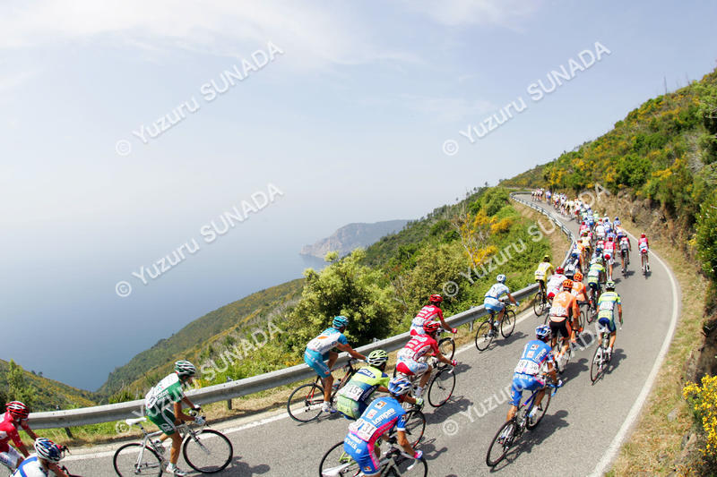 Peloton at Monterosso al Mare006p.jpg